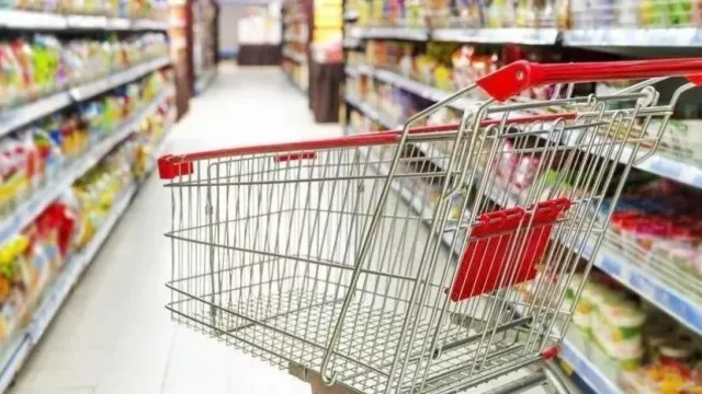 Por la pandemia, en marzo el consumo saltó 16% en supermercados y autoservicios