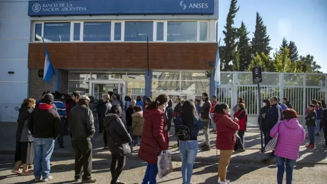 Coronavirus: el BCRA pedirá a más entidades que ayuden con los pagos de jubilaciones