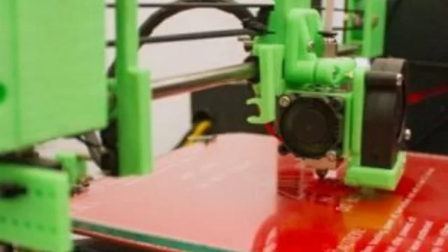 La FACET puso a disposición del Siprosa impresoras 3D para mascarillas protectoras