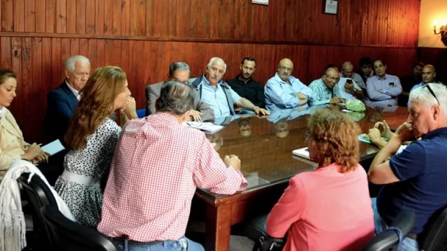 Productores definen soluciones a sus problemáticas (comercialización, transporte y distribución)  