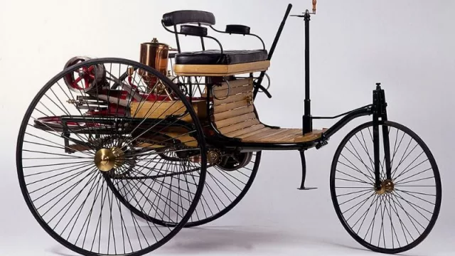 Mirá quién creaba el automóvil hace 134 años (y quién lo manejaba)