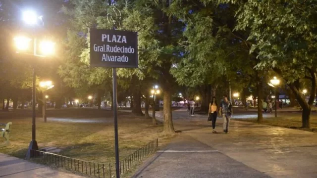 La Municipalidad busca fortalecer el polo gastronómico y comercial de Plaza Alvarado