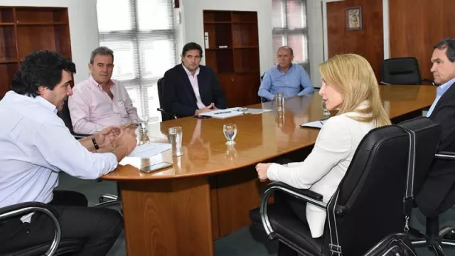 Acuerdan agenda de trabajo conjunto para potenciar a las pequeñas y medianas industrias 