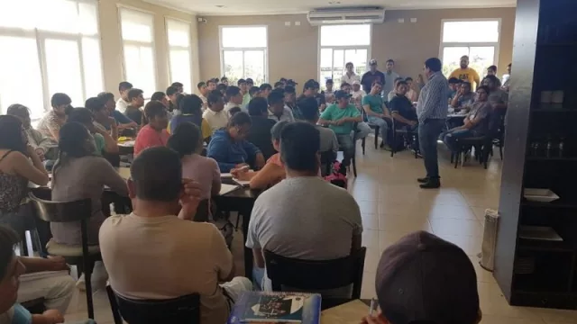 Mansfield comenzó a capacitar a obreros que trabajarán en la mina de oro que construye en la Puna