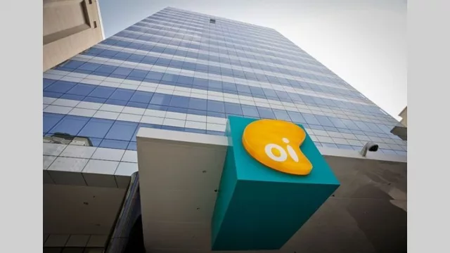 Telefónica inicia contactos con OI para adquirir su negocio móvil