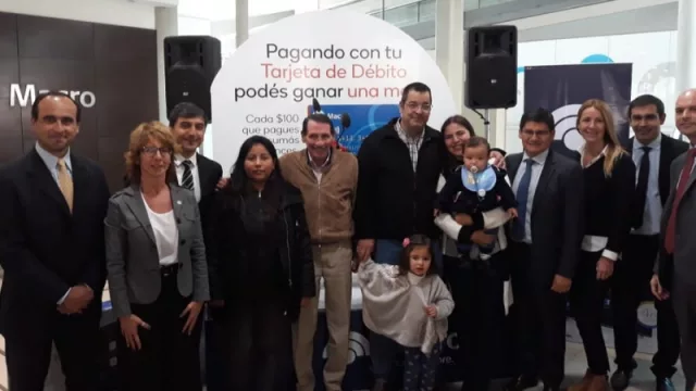 ¿Usás tus tarjetas de débito? Banco Macro entregó los premios del 3° sorteo para sus clientes que lo hacen