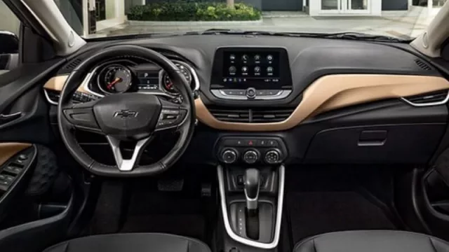 El Onix vendrá con cargador inalámbrico de celulares e internet 