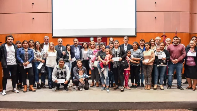 82 nuevos emprendedores de 18 municipios recibieron créditos