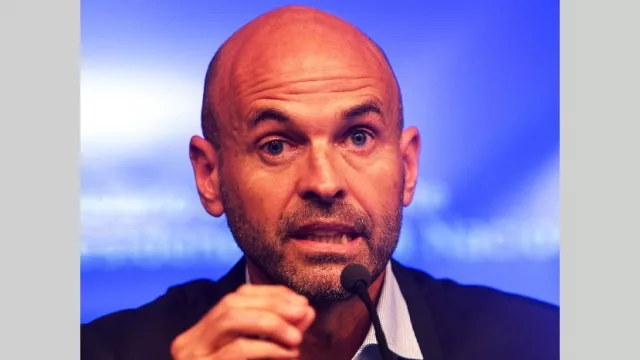 Dietrich ratificó que los combustibles "quedan congelados por 90 días"