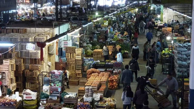 La fruta es un lujo en CoFRUHTOS, donde piden calma a los salteños y desmienten especulación