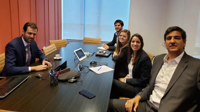 El ministro Estrada participó de una reunión para analizar las perspectivas económicas del país