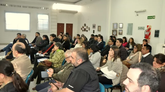 Fuerte interés empresario por los créditos oficiales para los sectores gastronómico y hotelero