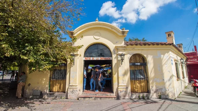 Con un concurso de proyectos, encaran la remodelación del Patio de la Empanada y el Paseo de los Poetas