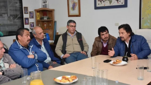 El candidato Sáenz con productores de Las Lajitas