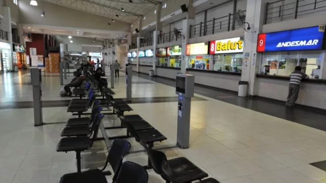 Sin transporte (y con frío) el paro nacional se hizo sentir en Salta