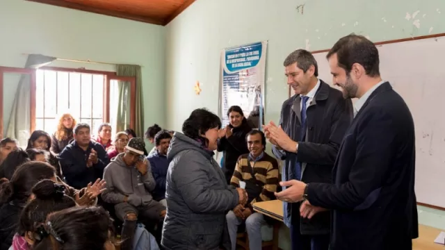Emprendedores salteños recibieron microcréditos inspirados en el modelo del Premio Nobel Muhammad Yunus
