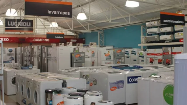 La empresa Lucaioli liquida stock para pagar salarios