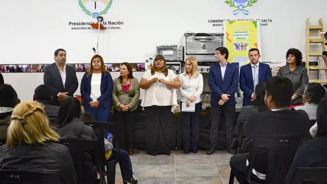 Con una fuerte inversión del Gobierno, entregaron herramientas para emprendedores