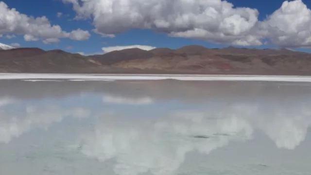 Salar de Pocitos o el Cono de Arita pueden ser dos de las 7 Maravillas Naturales de Argentina