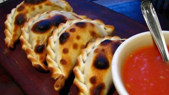 ¡Aguantá! El Concurso de la empanada se suspende hasta mañana