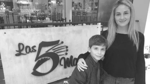 Agustina Storni y su hijo Santiago.