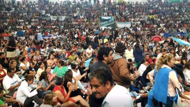 El aumento a los empleados públicos alcanzó el 38%: impactará en un fuerte recorte de la obra pública