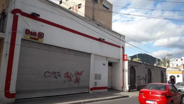 Cierra dos, abre tres: Súper Día resiste la crisis nacional con renovada apuesta en Salta