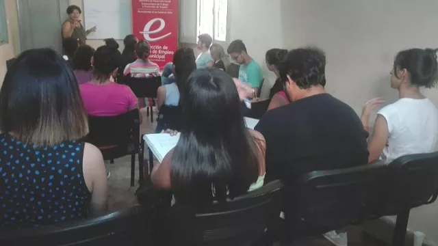 Dictan talleres gratuitos para capacitar a quienes comienzan la búsqueda de trabajo