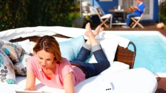 Llegó al país el "súper wifi" alemán que se enchufa: compite con Amazon y es un avión