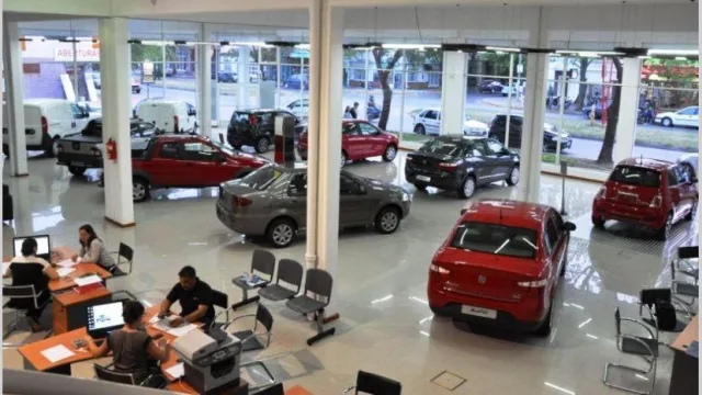 Ni con la devaluación los autos son más baratos en Argentina que en la región