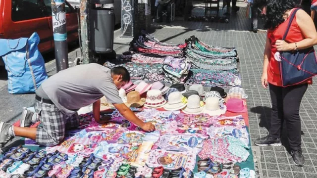 Aunque creció a nivel nacional, la venta ilegal callejera se mantuvo en Salta