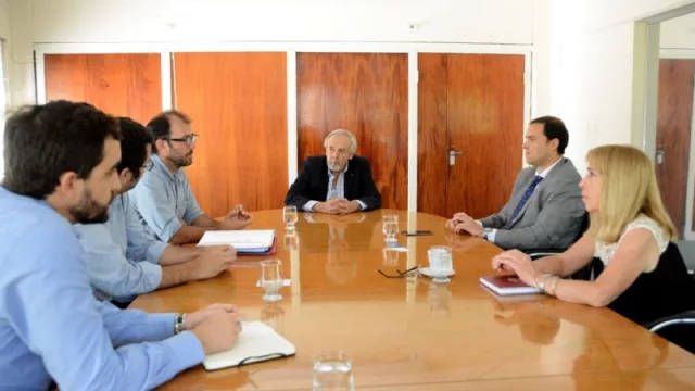 ¡Una buena! Una empresa privada propone instalar una central hidroeléctrica en el dique Campo Alegre