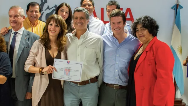 País Digital reconoció el trabajo del Municipio Capital para la capacitación de sus empleados