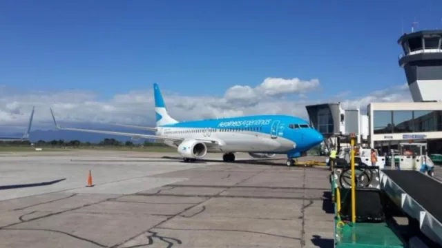 Aeronáuticos buscan cerrar un acuerdo antes de las fiestas para que la gente pueda viajar