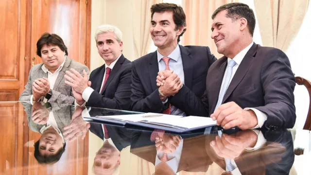 En La Rioja y Entre Ríos, Urtubey firmó convenios para potenciar el desarrollo turístico