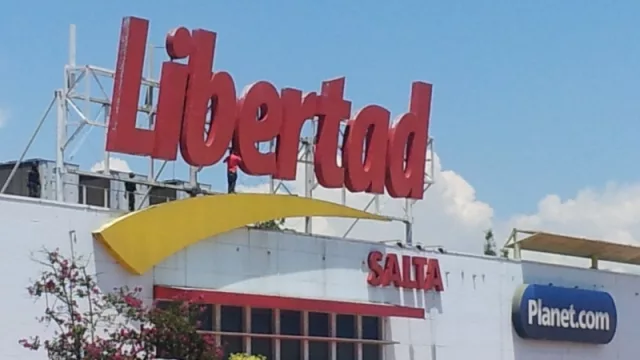 Golpe de efecto de Hiper Libertad: le hará 15% de descuento a los empleados públicos