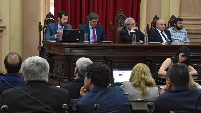 Yarade presentó en la Legislatura un proyecto de Presupuesto con superávit fiscal y fuerte inversión social