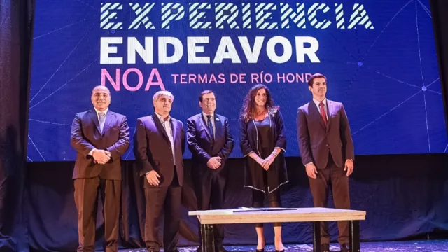 Los gobernadores de Salta, Santiago del Estero y Tucumán, en un encuentro impulsado por Endeavor