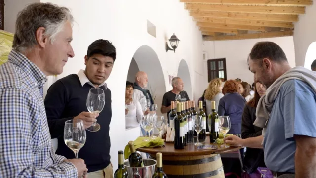 Pese a la crisis, el turismo sigue aportando buenas noticias: crecieron 13% los arribos el fin de semana largo