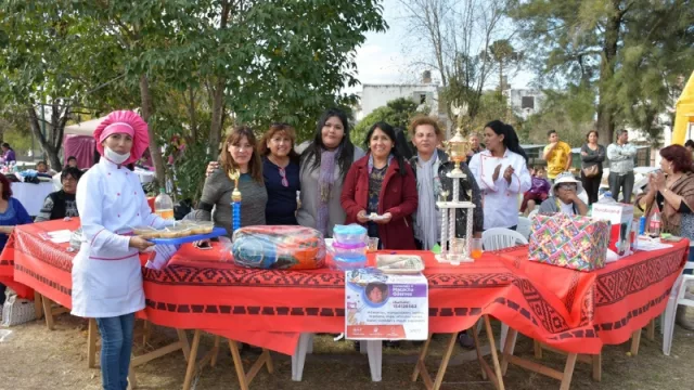 Las ferias de emprendedores organizan festejos por el Día de la Madre