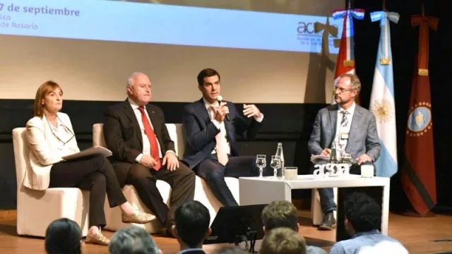 Ante empresarios sojeros, Urtubey defendió en Rosario el agregado de valor a la producción primaria