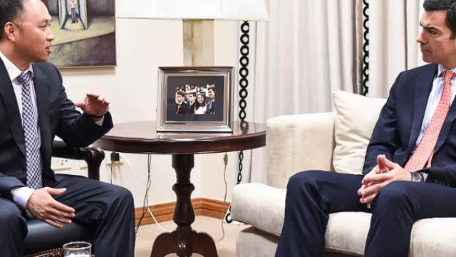 Mineras chinas y canadienses anunciaron que invertirán US$ 600 millones para producir litio en la Puna salteña