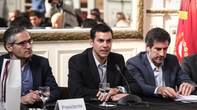 Ante tributaristas de todo el país, Urtubey pidió “reglas claras” para bajar la presión impositiva