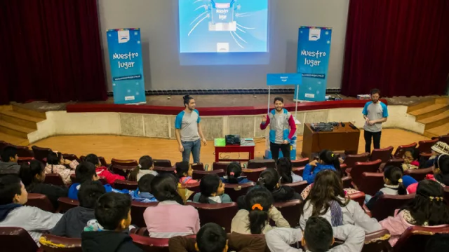 Telecom llevó a Orán su programa de capacitaciones sobre TIC