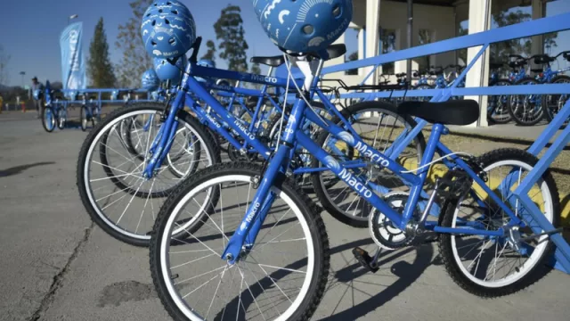 El Parque del Bicentenario cuenta con 65 nuevas bicicletas donadas por Banco Macro