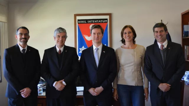 Nuevas oportunidades de vinculación con Canadá: Gallo recibió al embajador