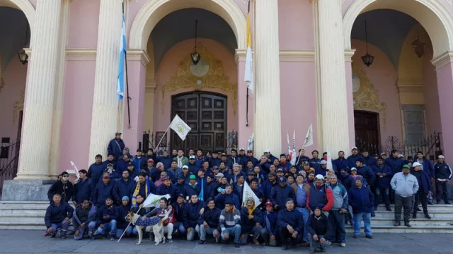 Amarga incertidumbre: obreros del Ingenio San Isidro marchan desde Campo Santo en busca de soluciones