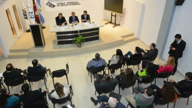 Redrado aseguró en Salta que “el país necesita un plan económico”, y aconsejó a la gente “no endeudarse”