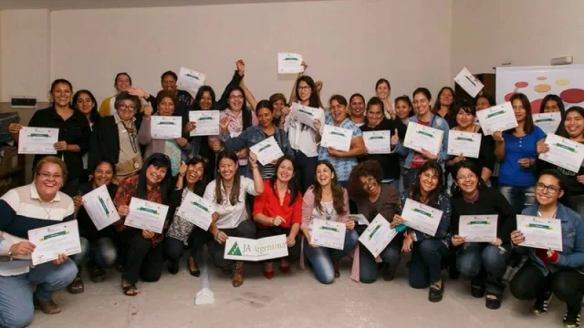 Tras el éxito inicial, vuelven los cursos para mujeres emprendedoras a Orán y Rosario de Lerma