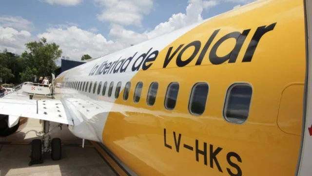 Después de su comienzo turbulento, Flybondi empieza a hablar con números (3 aviones, 1.000 vuelos)